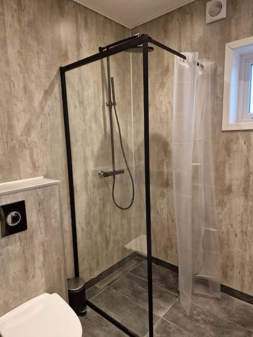 Апартаменти New Flat With Hot Tub - No1 Oyndarfjordur Екстер'єр фото